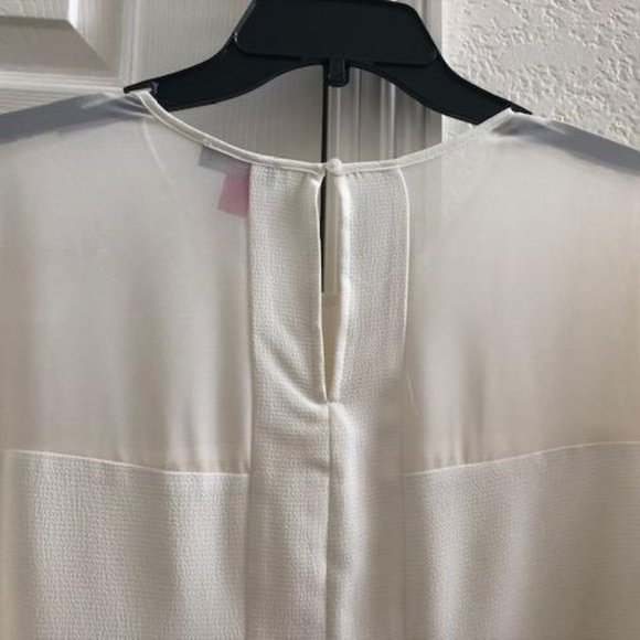 NEW Vince Camuto Blouse - Picture 3 of 9